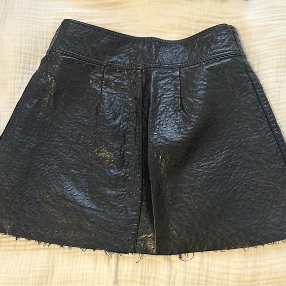 Blank NYC A line crocodile leather skirt - Picture 3 of 3